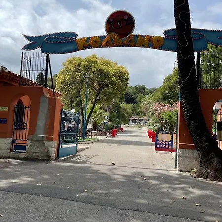 Апартаменти Location Saisonniere 220 M Des Plages Мантон